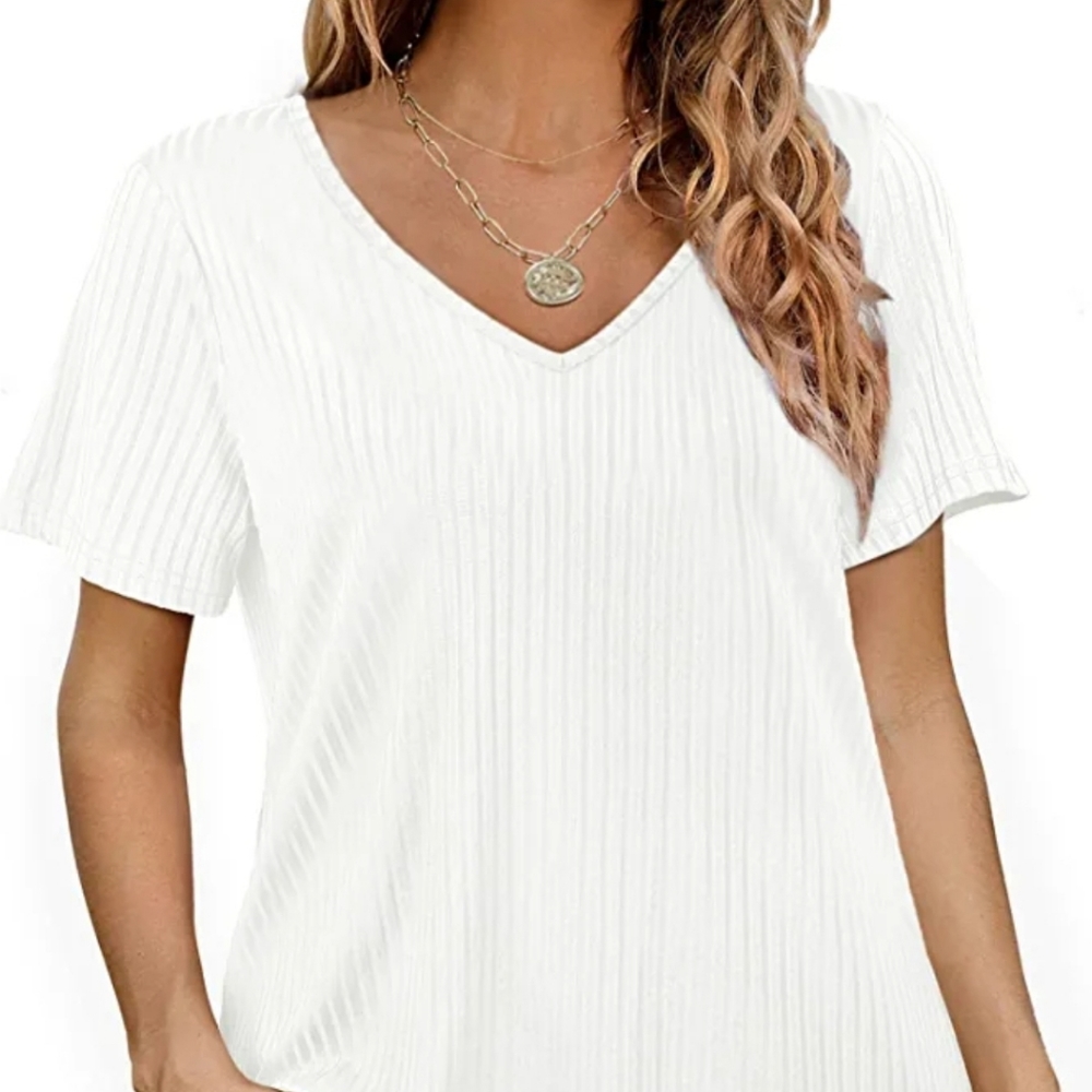 Super Cute Women's V Neck Top (MED)